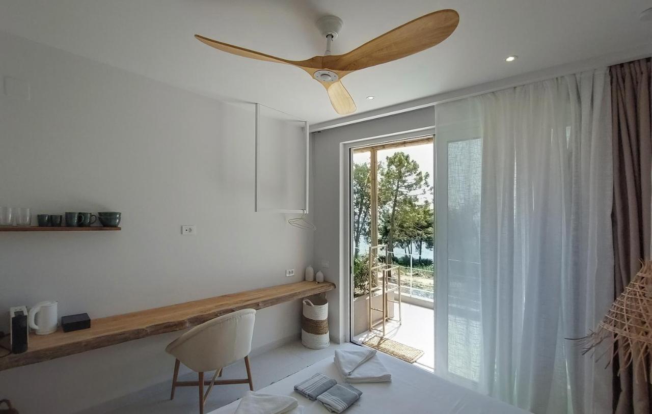 Arion Seaside Suites Paleros Εξωτερικό φωτογραφία