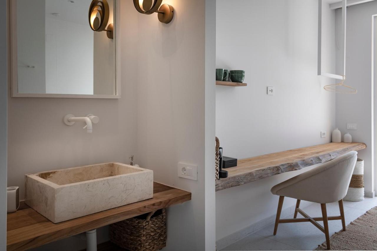 Arion Seaside Suites Paleros Εξωτερικό φωτογραφία