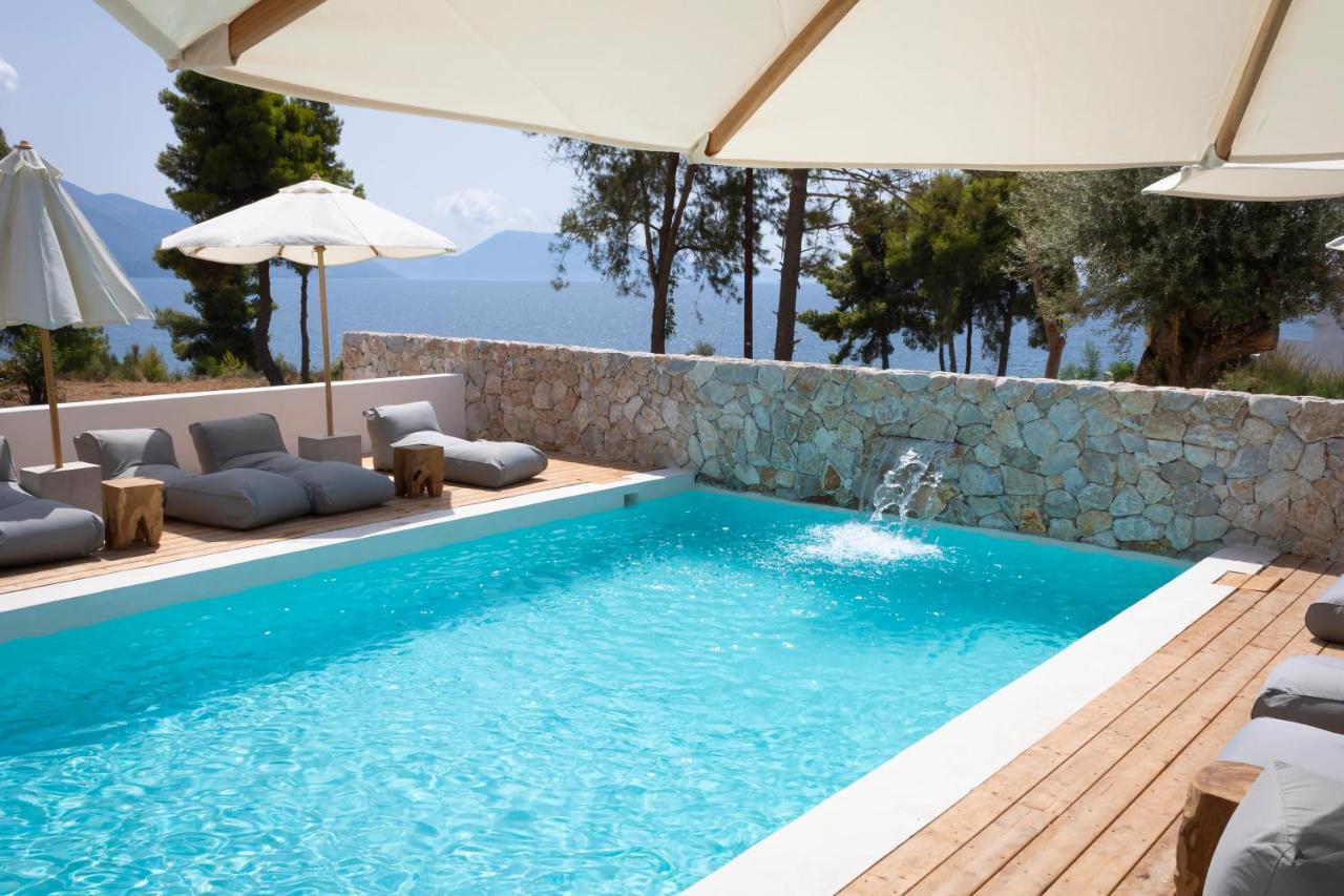 Arion Seaside Suites Paleros Εξωτερικό φωτογραφία
