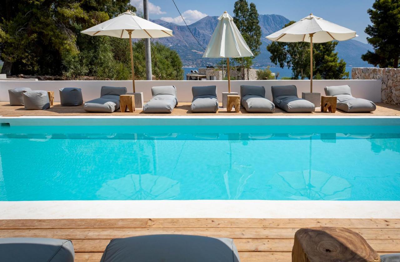 Arion Seaside Suites Paleros Εξωτερικό φωτογραφία