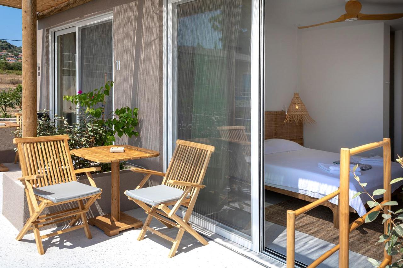 Arion Seaside Suites Paleros Εξωτερικό φωτογραφία